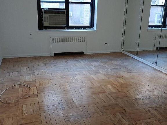 4th image of 32-23 90th St #107