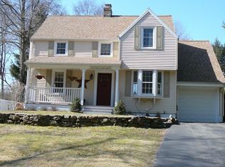 80 Oriole Ln, Trumbull, CT 06611