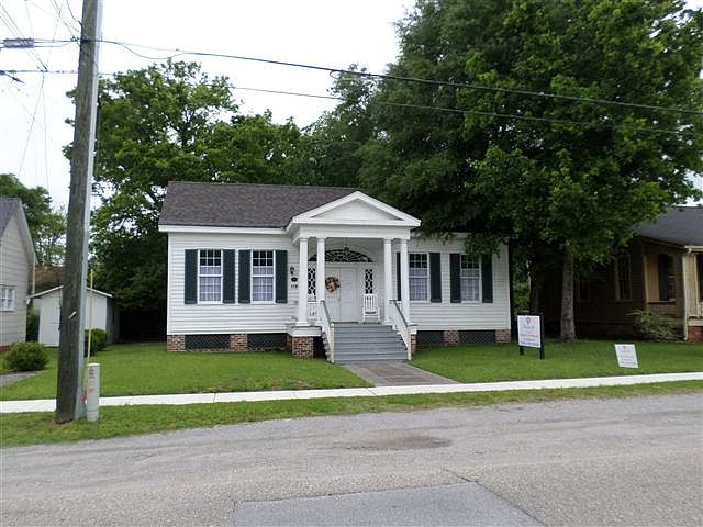 1st image of 119 1st St