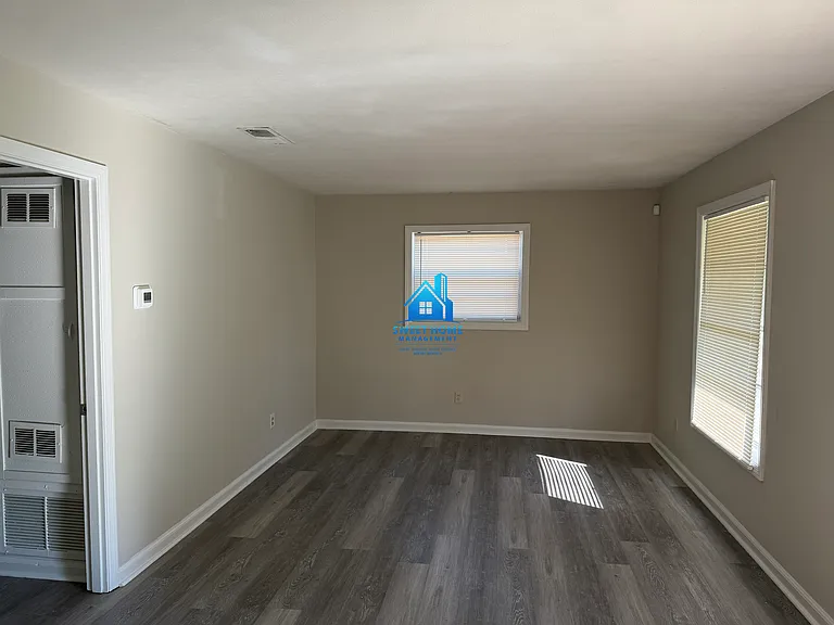 1911 Wellborn Dr — Photo 8