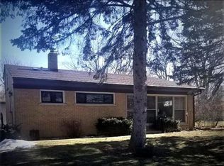 2300 Theda Ln, Rolling Meadows, IL 60008