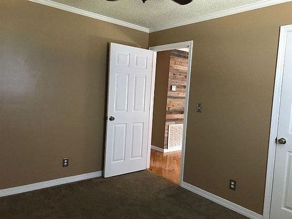 5th image of 1025 Hill Dr