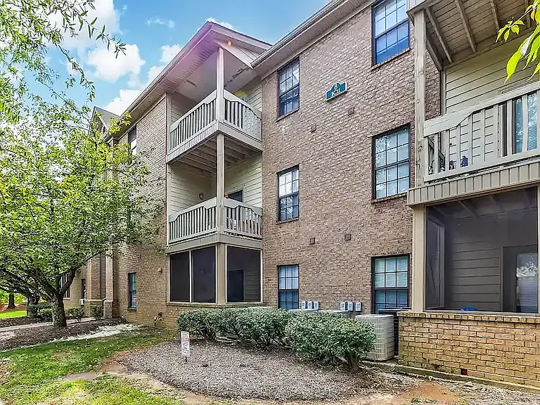 Georgetown Oaks Apartments — Photo 3