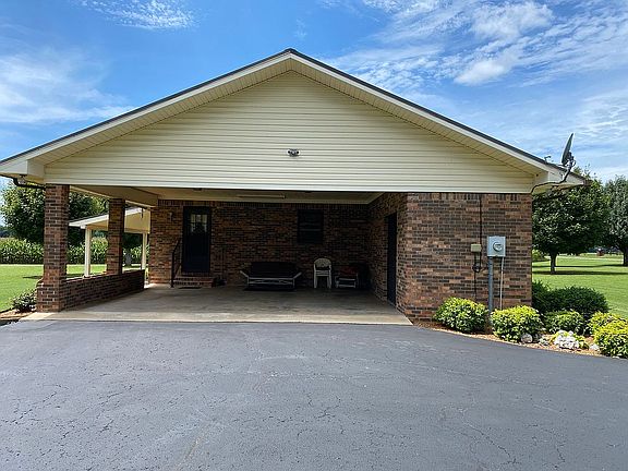 2nd image of 490 Collins Ln