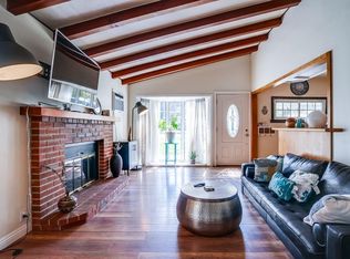 22025 San Miguel St, Woodland Hills, CA 91364