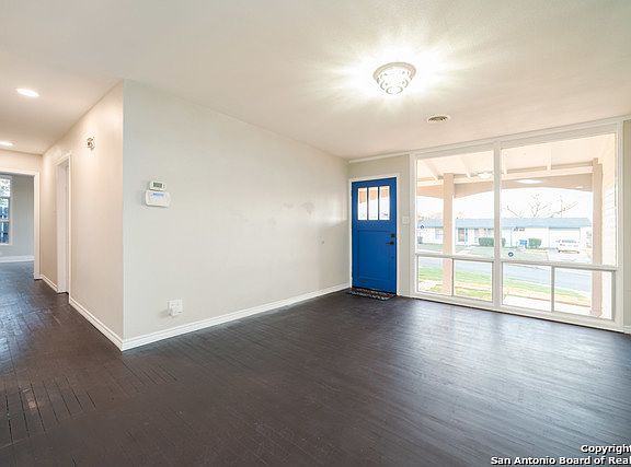 3rd image of 301 Senova Dr