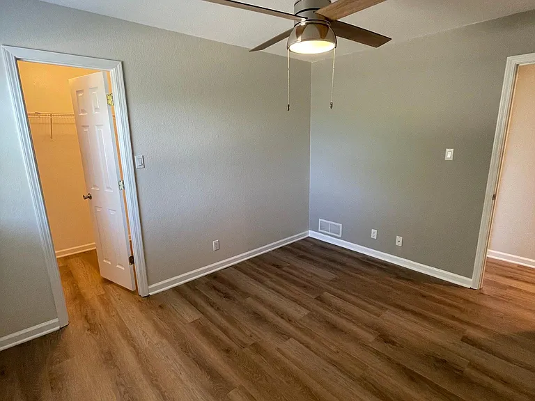 56 Iris Dr — Photo 15