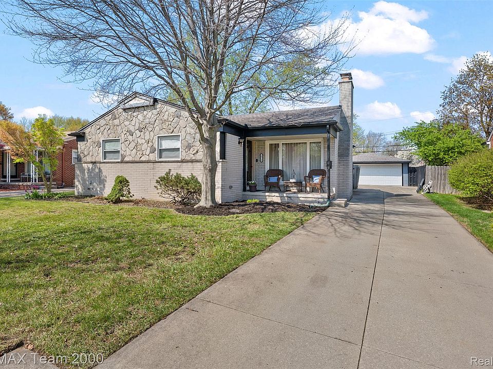 1st image of 26734 Clairview Dr