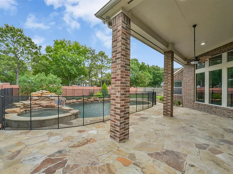 25610 Corey Cove Ln — Photo 3