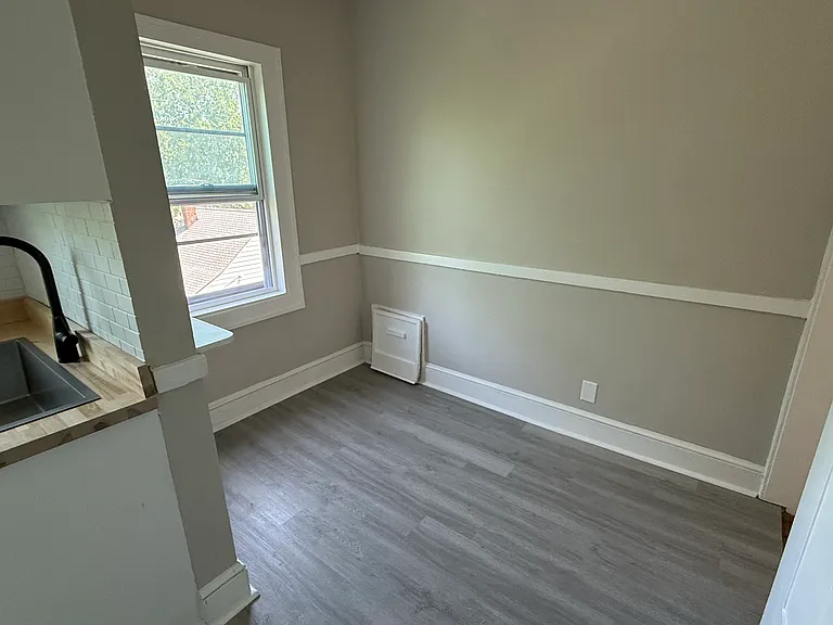 Bosworth Apartments — Photo 6