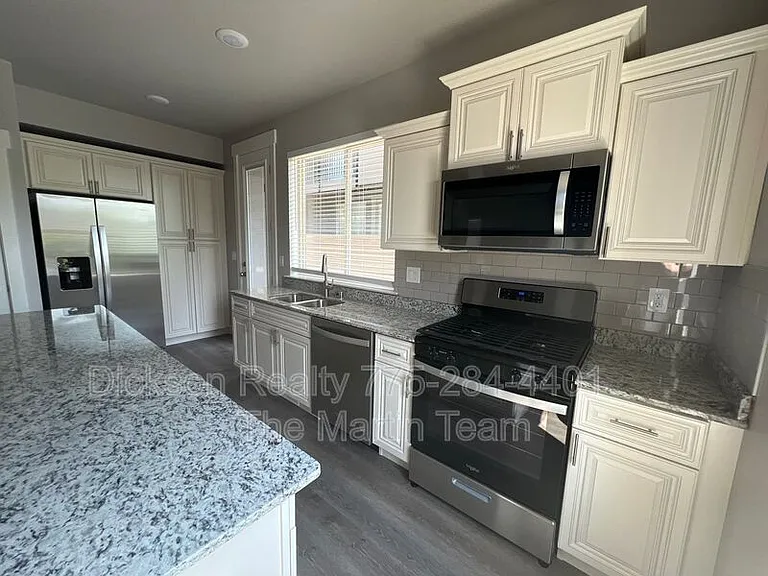 760 Bluffs Ct #101 — Photo 4
