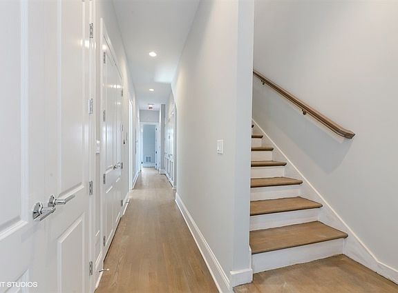 5th image of 2414 N Janssen Ave #2