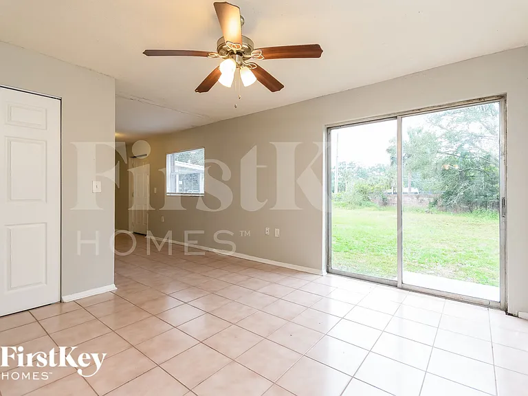 431 Gilman Cir — Photo 8