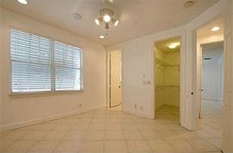2nd image of 1120 NE 1st St #1120