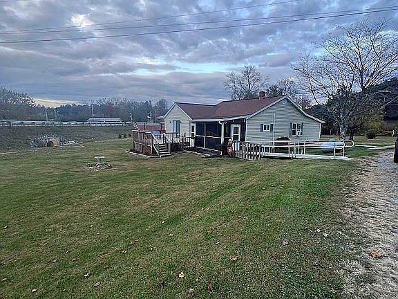 2nd image of 2094 State Highway 141
