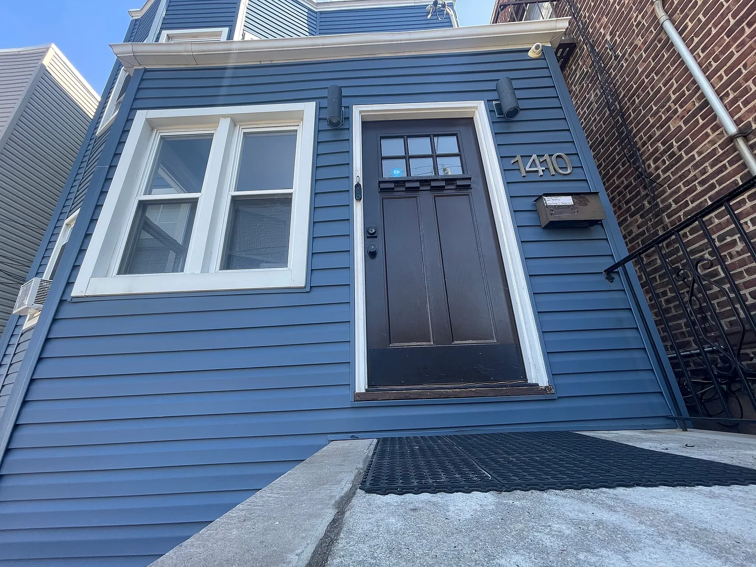 3 bed, 800 sqft, $2,600 — Photo 2