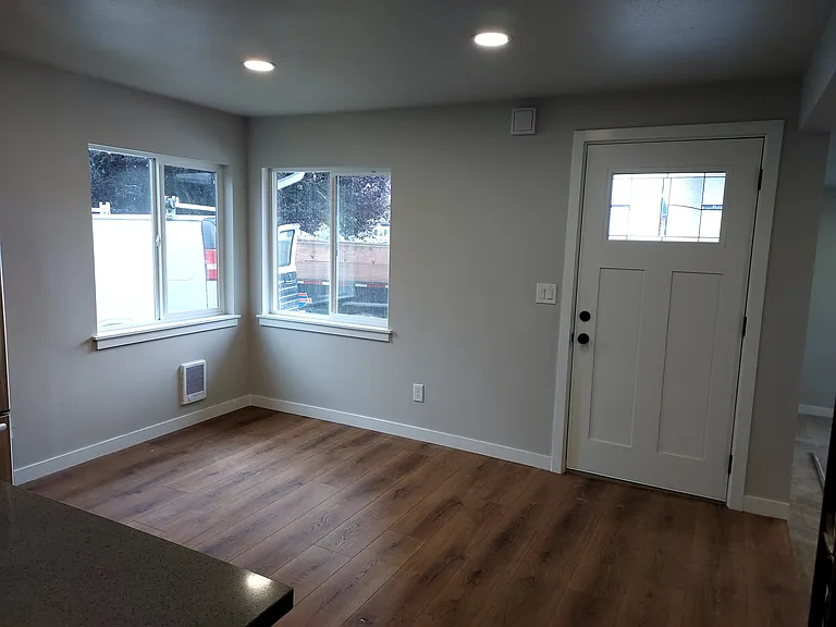 411 Anderson Ave — Photo 12