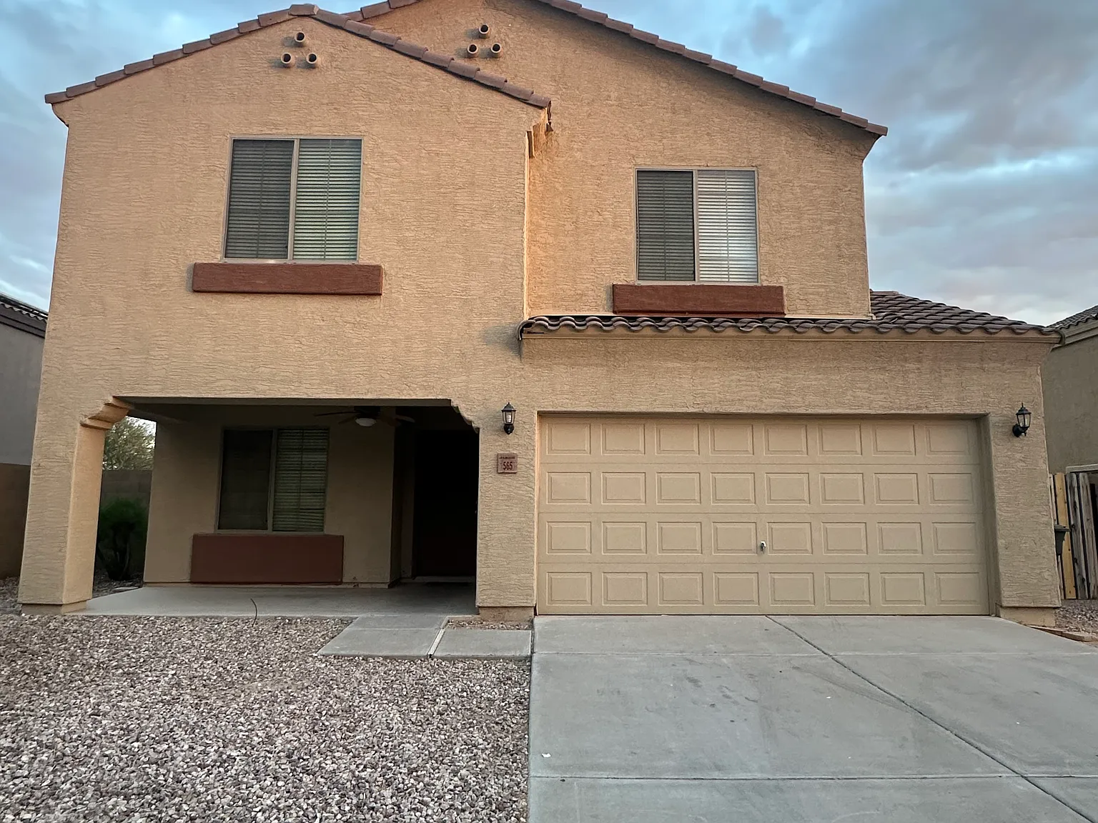 565 E Wolf Hollow Dr — Photo 1