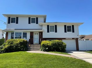 1019 Maple Dr, Franklin Square, NY 11010