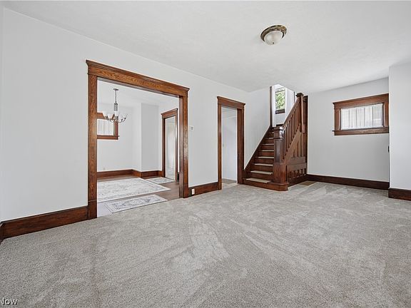 5th image of 2613 Crown Pl NW