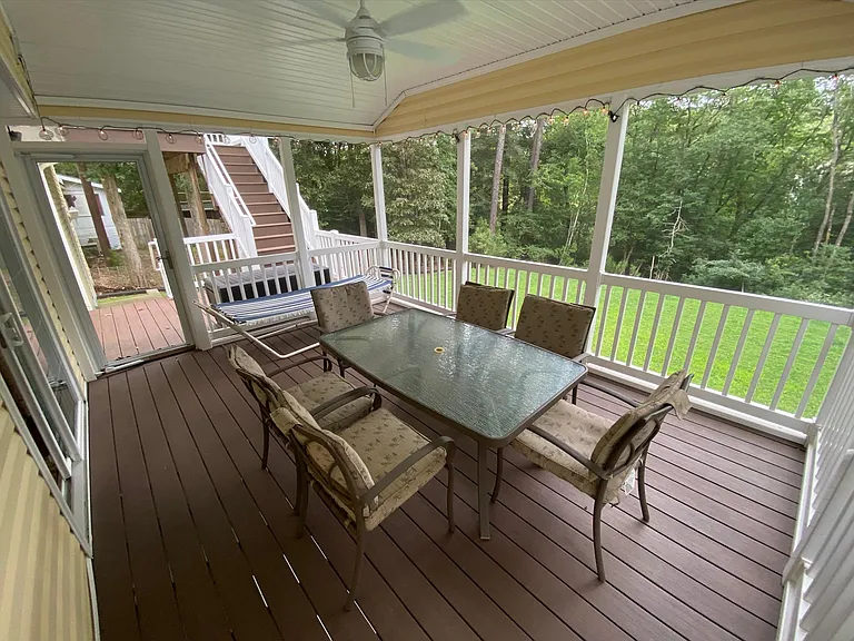 2094 Fieldcrest Dr — Photo 11