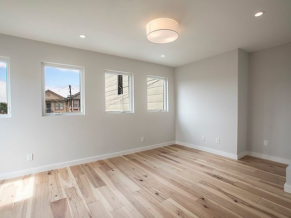 5th image of 252 Cotter St