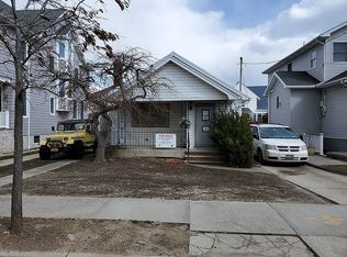438 Beach 143 St, Neponsit, NY 11694