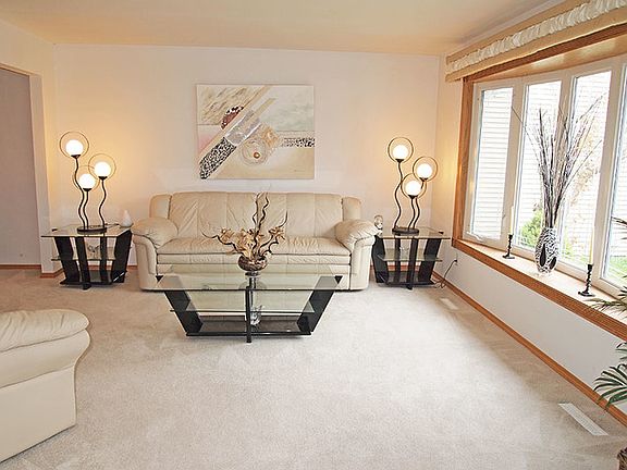 4th image of 406 Garden Cir