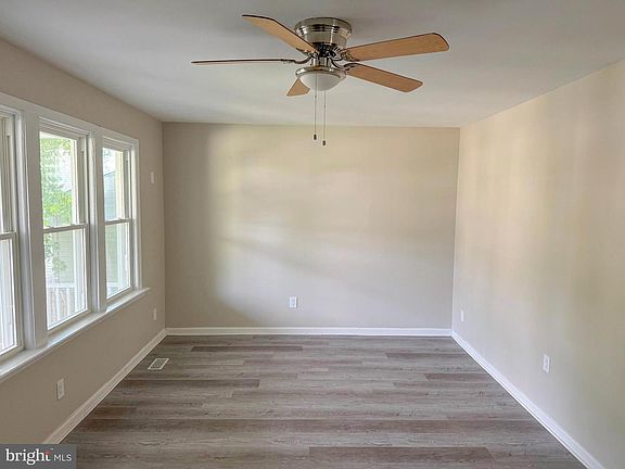3rd image of 714 Woodlynne Ave