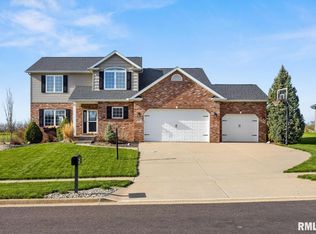 1008 Greenbrier Ln, Washington, IL