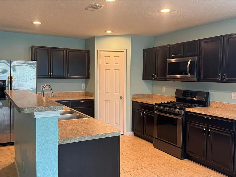 18703 Brown Redbud Ct — Photo 6