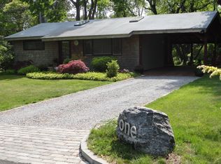 1 Gegan Dr, Southampton, NY 11968
