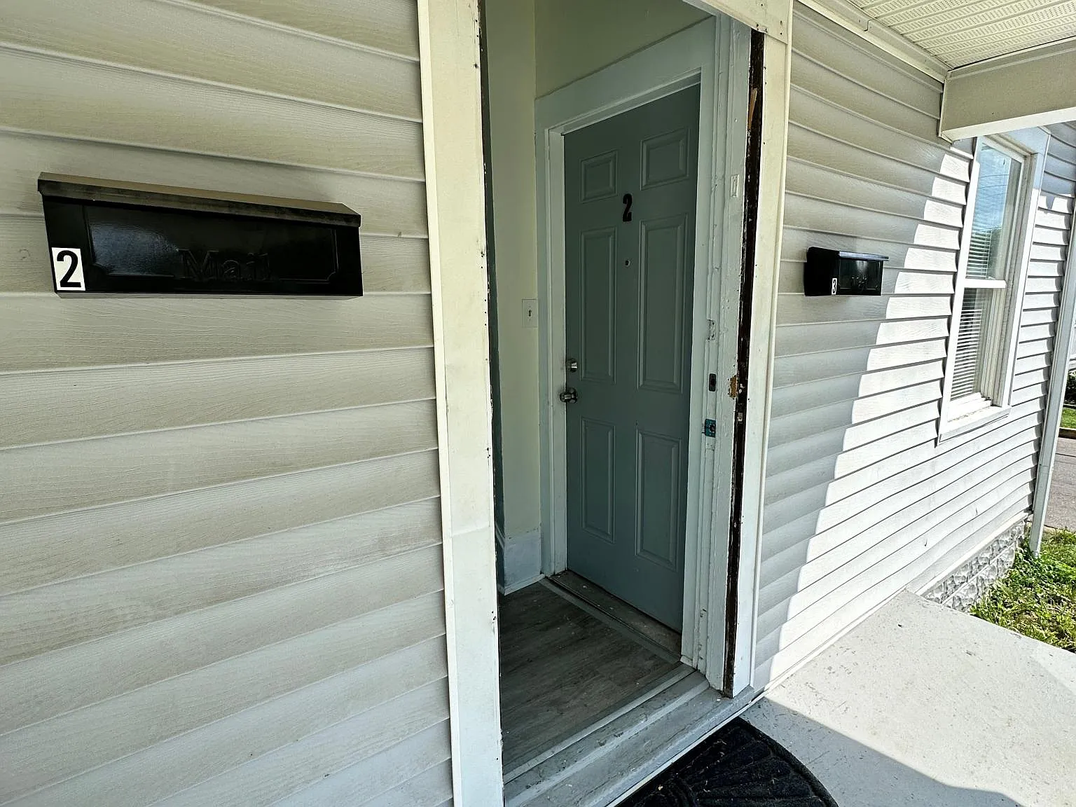 130 Wilton Ave — Photo 3