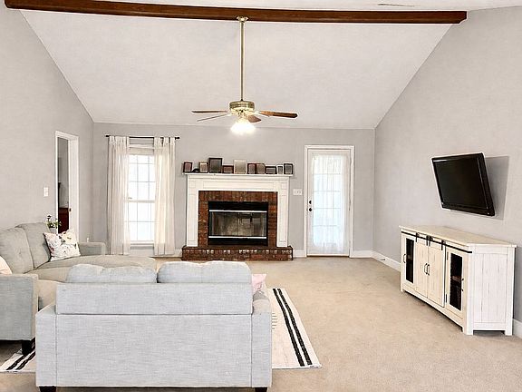 5th image of 1069 White Pond Rd