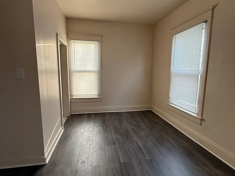 129 N Olive St — Photo 4