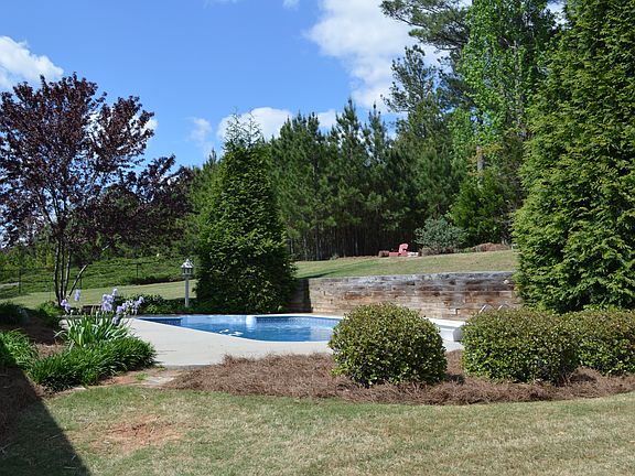2nd image of 244 Chandler Walk