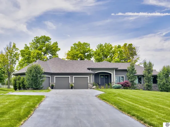 4606 S 184th Plz, Omaha, NE 68135