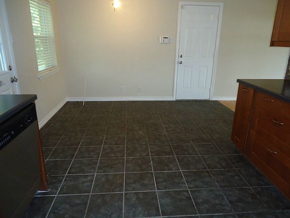 5th image of 311 Ross St