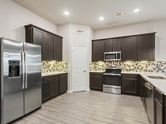4th image of 3613 Beutel Rd