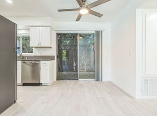 643 S Thornhill Rd APT 7, Palm Springs, CA 92264