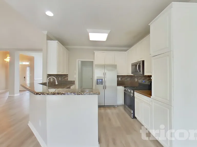 115 Victor Ln — Photo 6