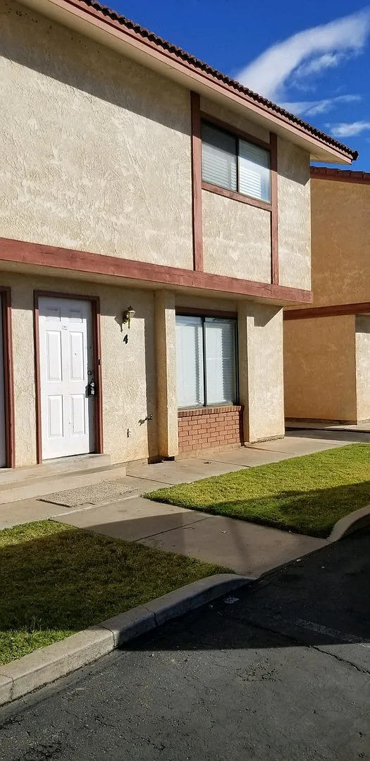 Downtown Town Home — Photo 2