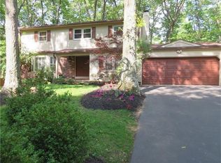 26 Oak Crest Dr, East Brunswick, NJ 08816
