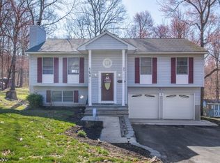 64 Cedar Tree Dr, Highland Lakes, NJ 07422