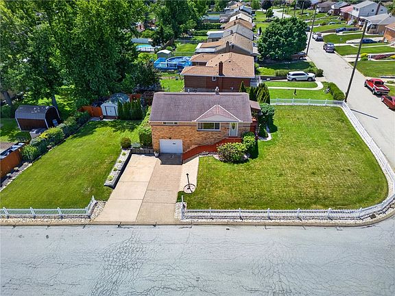 2nd image of 317 Laurel Dr