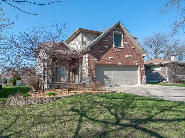 425 Union Ave, St Charles, IL 60174