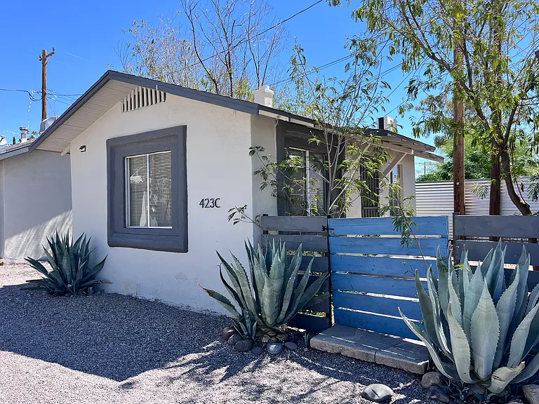 423 E 32nd St #C — Photo 10