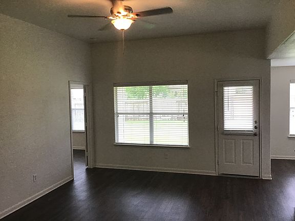 3rd image of 7203 Enclave Hill Ln