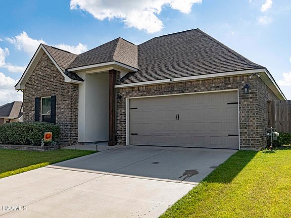 2nd image of 301 Aubergine Ln