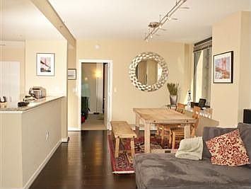 3rd image of 260 King St Unit 887